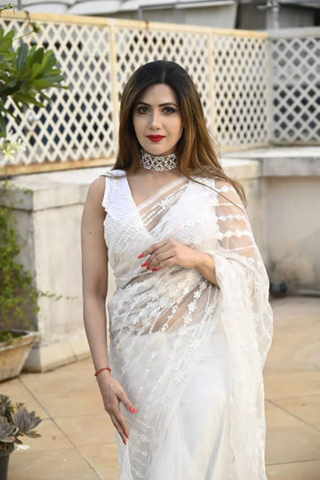 Classic and elegant, this saree will be a perfect addition to your ethnic wardrobe